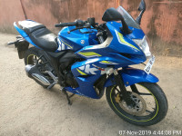 Blue Suzuki Gixxer SF