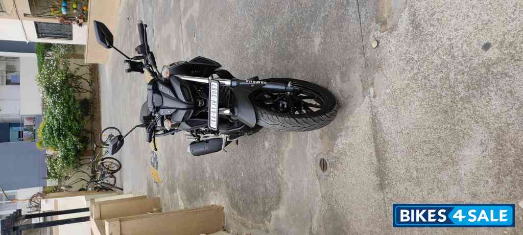 Black Yamaha MT-15 Black Yamaha MT-15