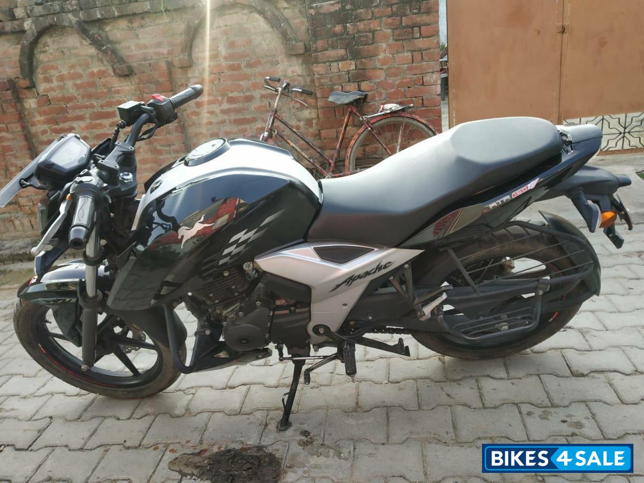 Used Tvs Apache Rtr 160 4v For Sale In Allahabad Id Bikes4sale