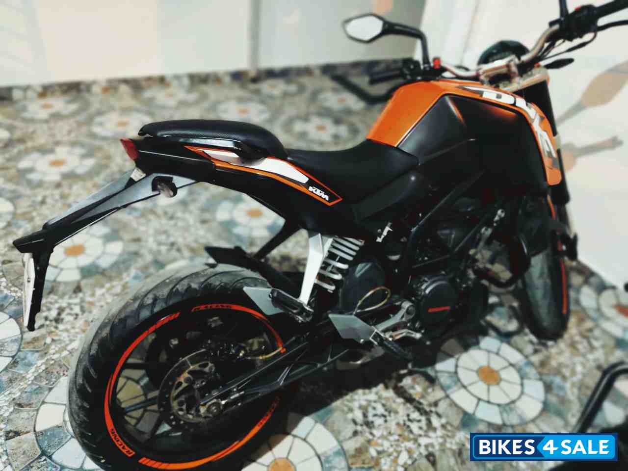 Orange KTM Duke 200