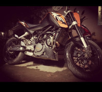 Orange KTM Duke 200