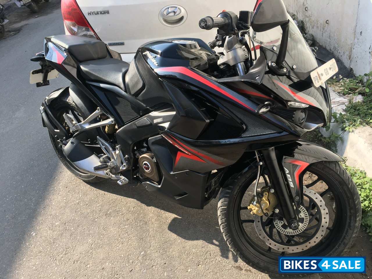 Used 2017 model Bajaj Pulsar RS 200 ABS for sale in Ludhiana. ID