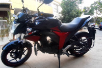 Black-red Suzuki Gixxer 150