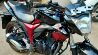 Black-red Suzuki Gixxer 150