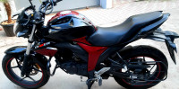 Black-red Suzuki Gixxer 150