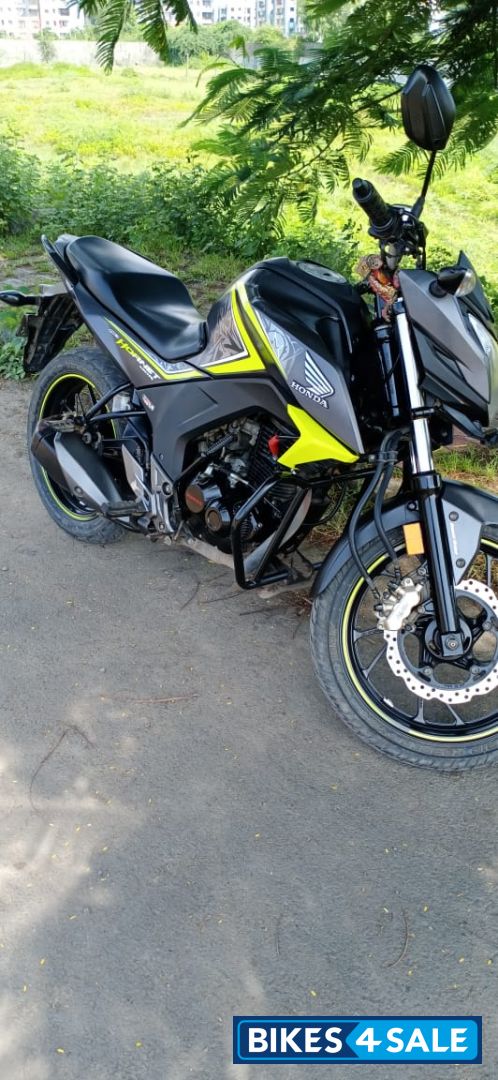 Used 17 Model Honda Cb Hornet 160r For Sale In Surat Id Bikes4sale