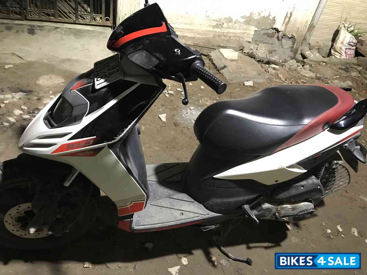 Used 2016 model Aprilia SR 150 for sale in New Delhi. ID 256337. White ...