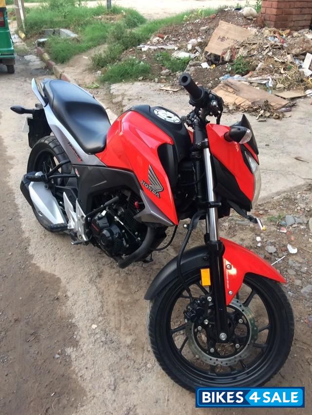 Red Honda CB Hornet 160R