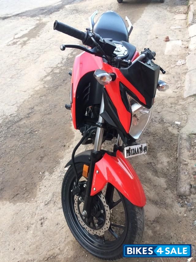 Red Honda CB Hornet 160R