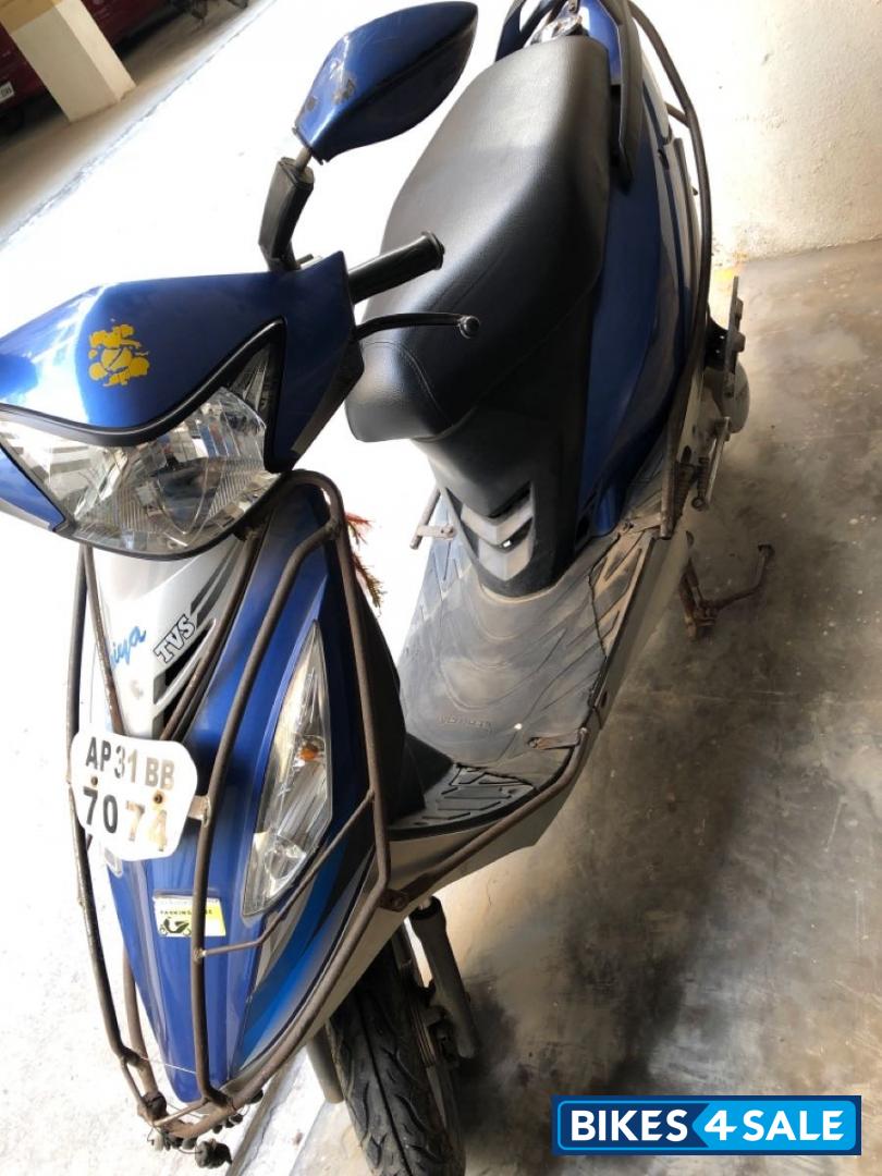 Blue TVS Scooty Streak