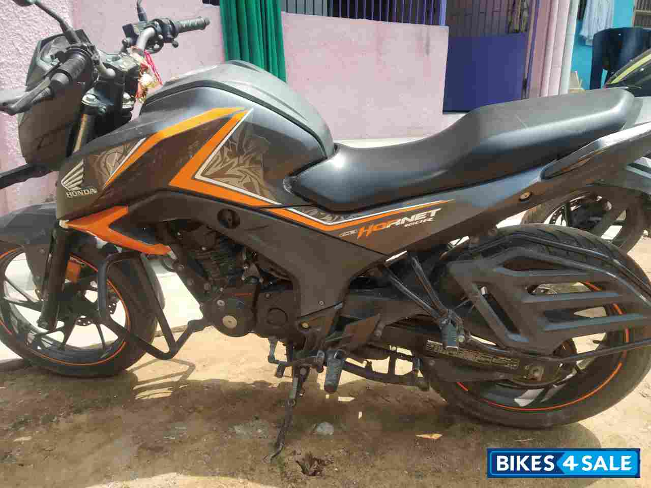 Used 16 Model Honda Cb Hornet 160r Abs For Sale In Anand Id 2598 Met Gray Orange Colour Bikes4sale