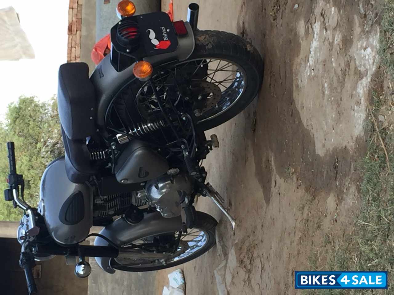 Grey Royal Enfield Classic Gunmetal Grey