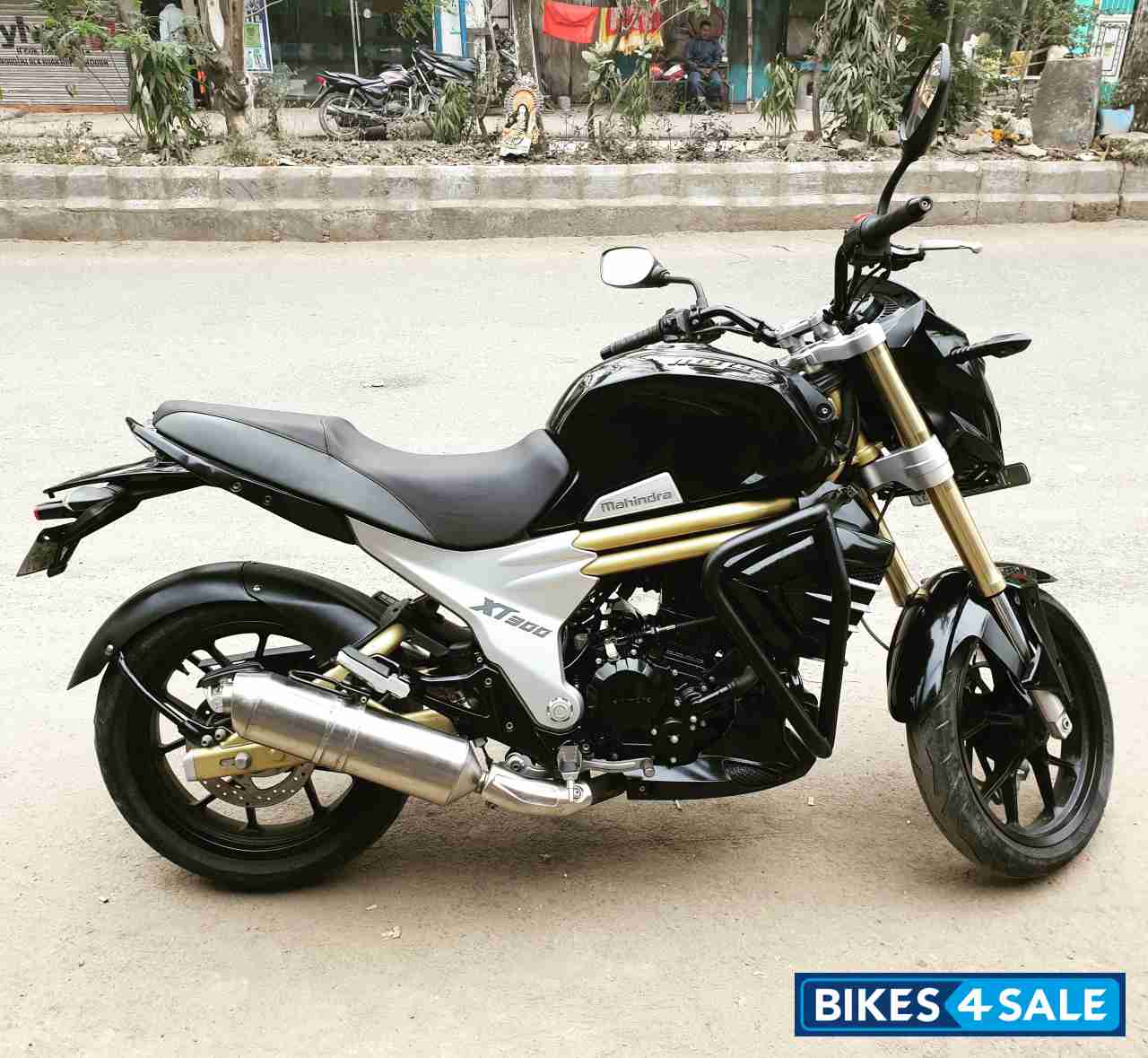 Mahindra mojo top second hand