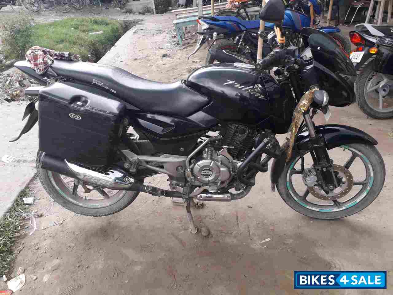 Bajaj pulsar store 150 classic price