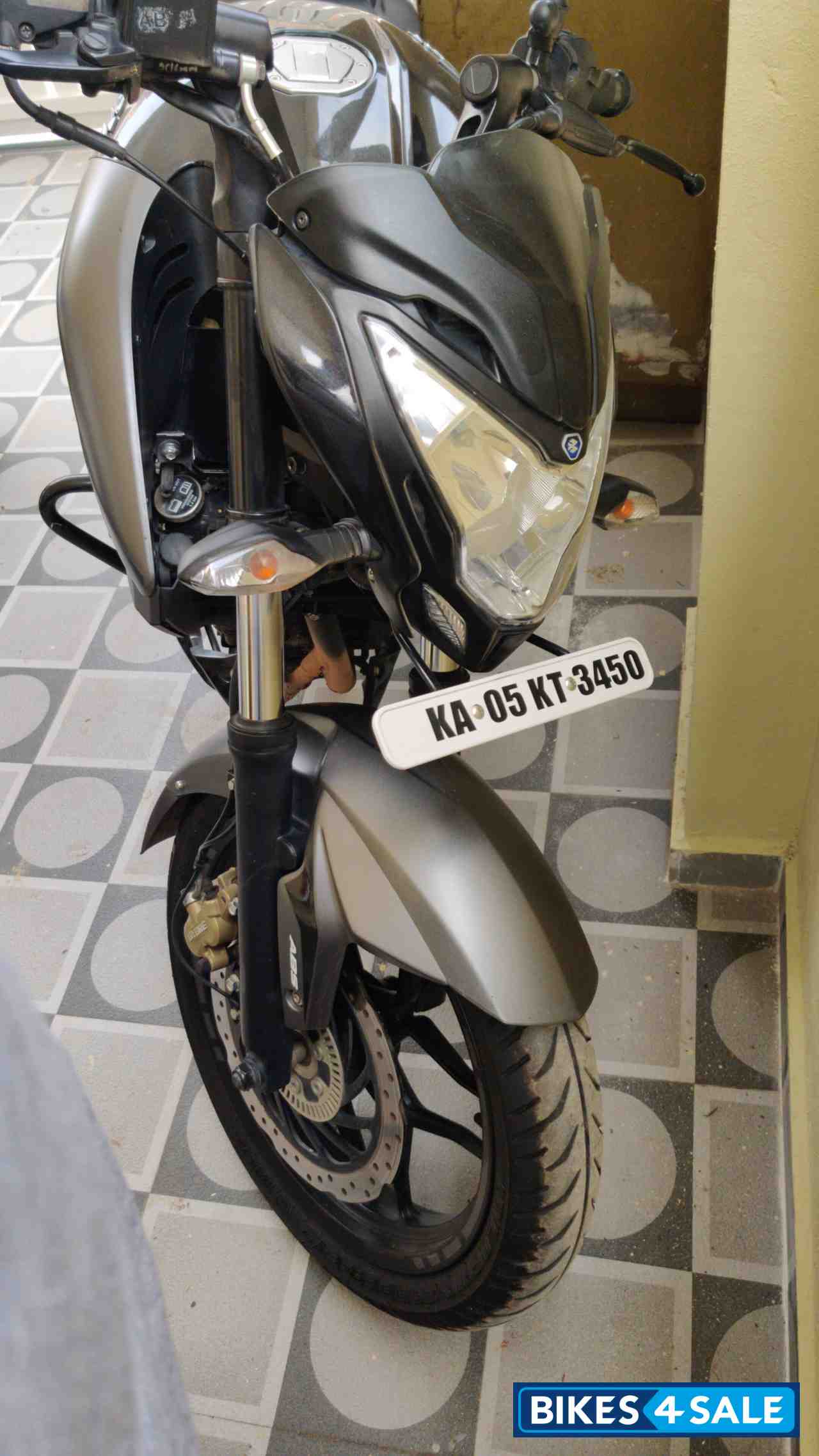 Bajaj Pulsar 200 NS ABS
