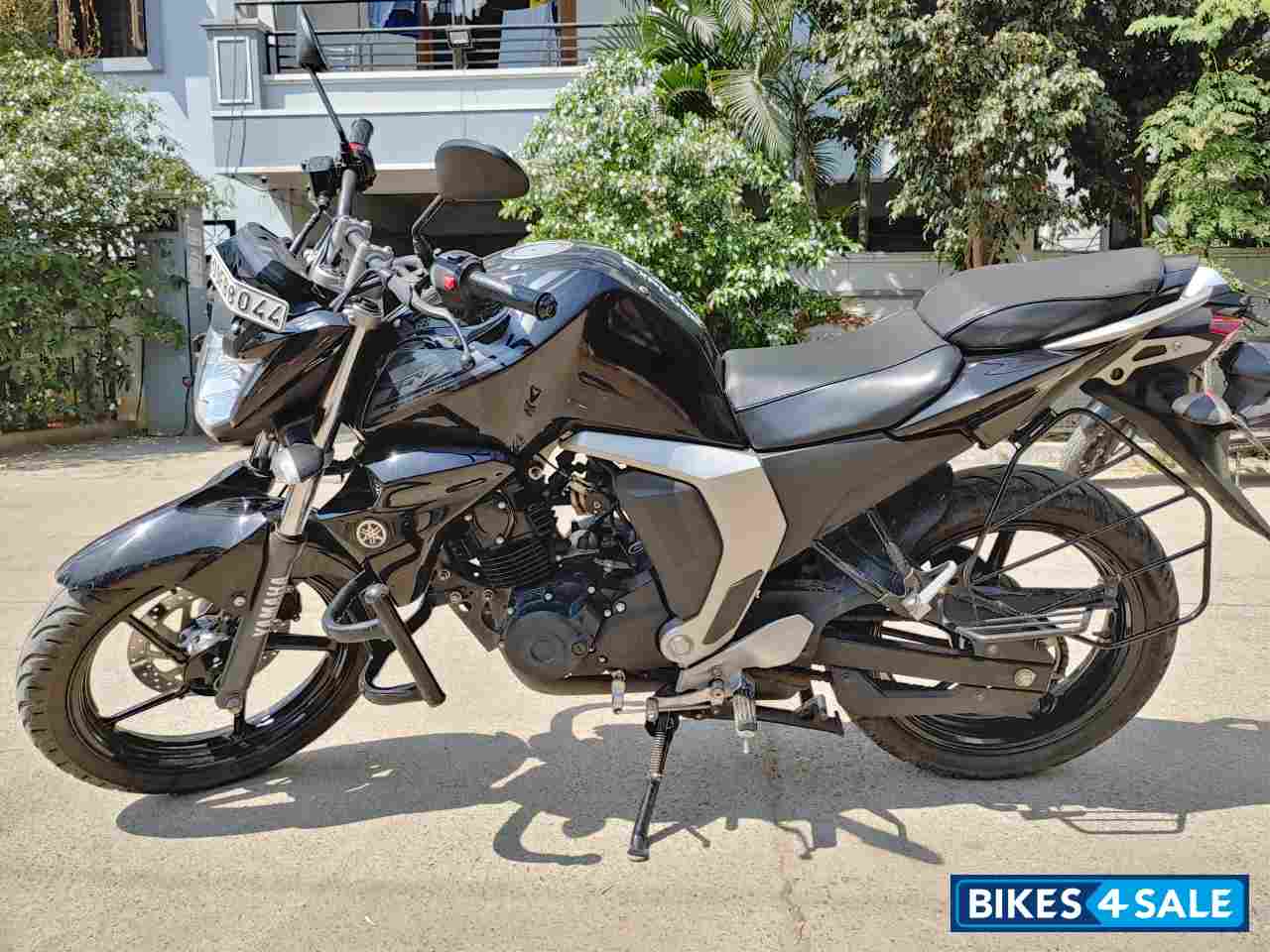 Black Yamaha FZ FI V2 Picture 1. Bike ID 264479. Bike located in ...