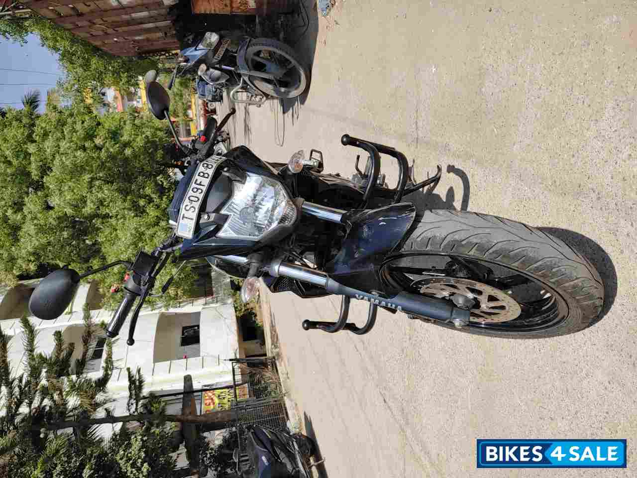 Black Yamaha FZ FI V2 Black Yamaha FZ FI V2