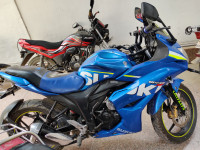 Blue Suzuki Gixxer SF