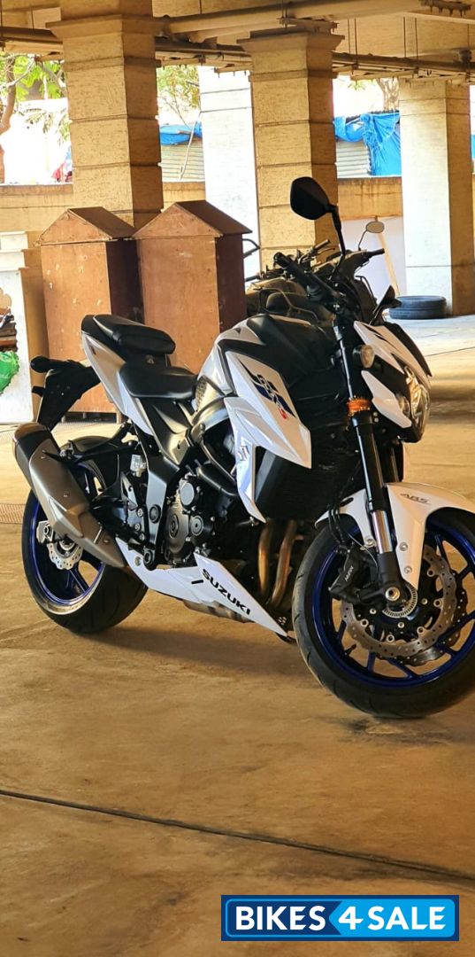 White Suzuki GSX S750