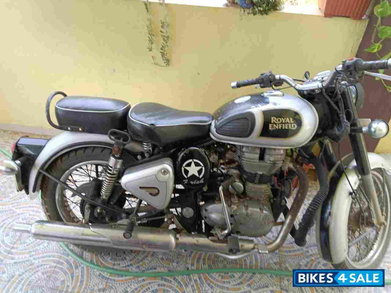 Royal Enfield Classic 500