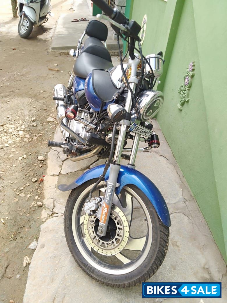 Bajaj Avenger 220 DTS-i