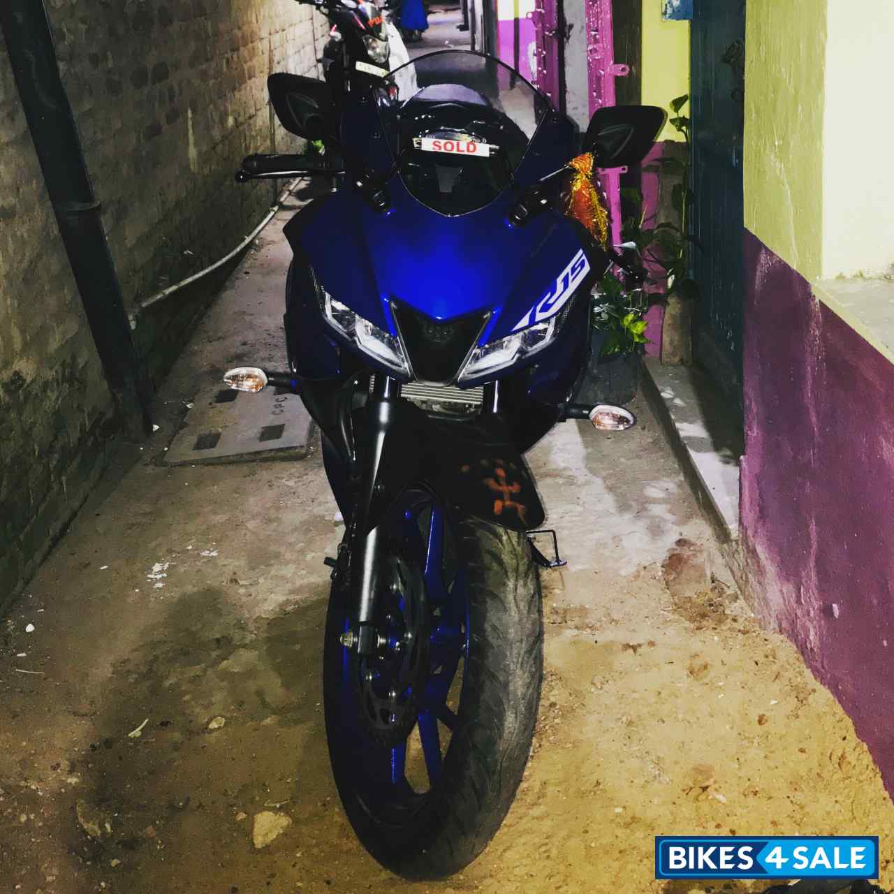 R15 v3 bs6 on best sale road price