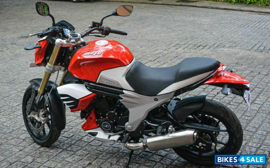 Mahindra Mojo XT 300