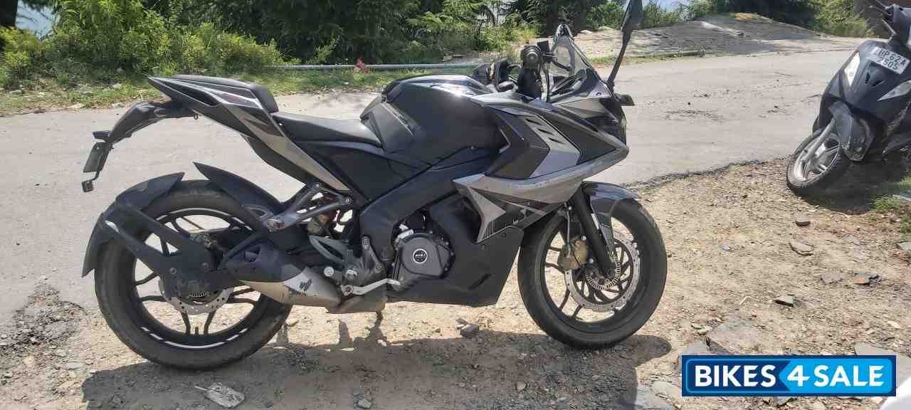 Used 2018 model Bajaj Pulsar RS 200 ABS for sale in Shimla. ID