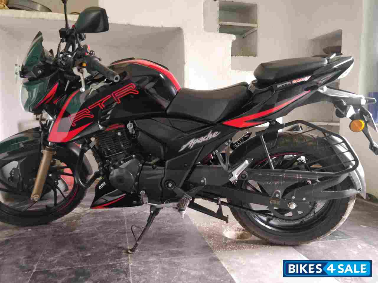 Apache rtr 200 4v deals 2019 model