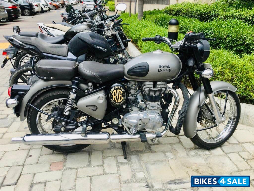 Royal enfield classic 350 deals gunmetal colour