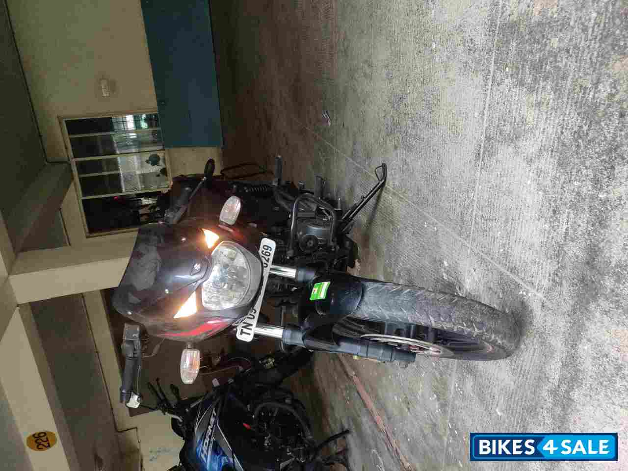 Black-red Bajaj Pulsar 180 DTSi Black-red Bajaj Pulsar 180 DTSi