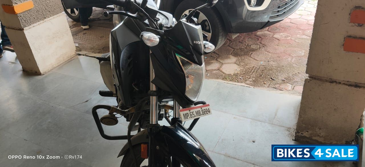 Used 16 Model Honda Cb Hornet 160r For Sale In Indore Id 2737 Bikes4sale