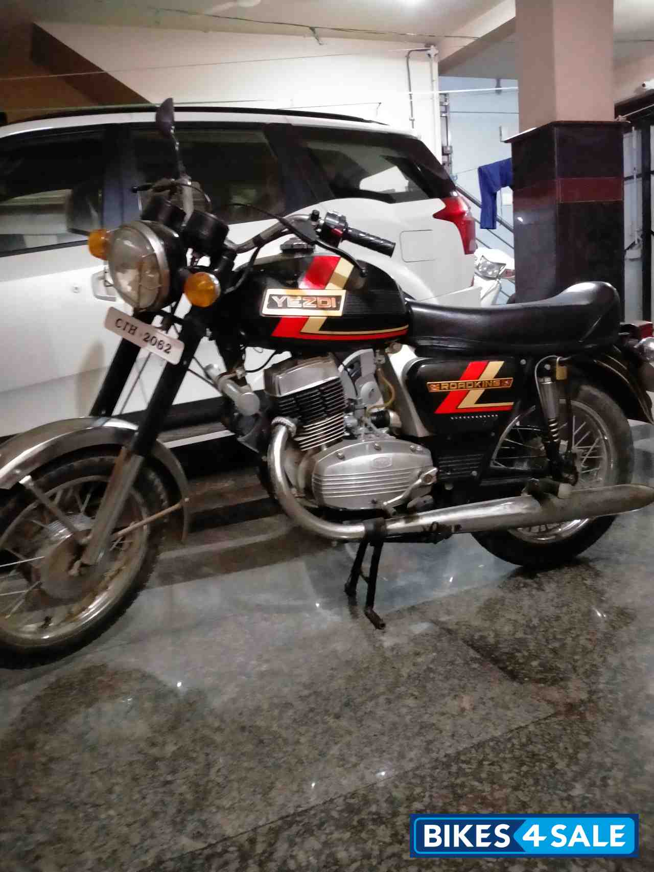 Ideal Jawa Yezdi Classic