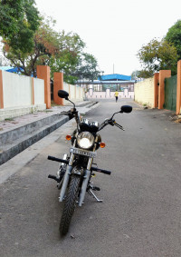 Lightning Royal Enfield Thunderbird 350