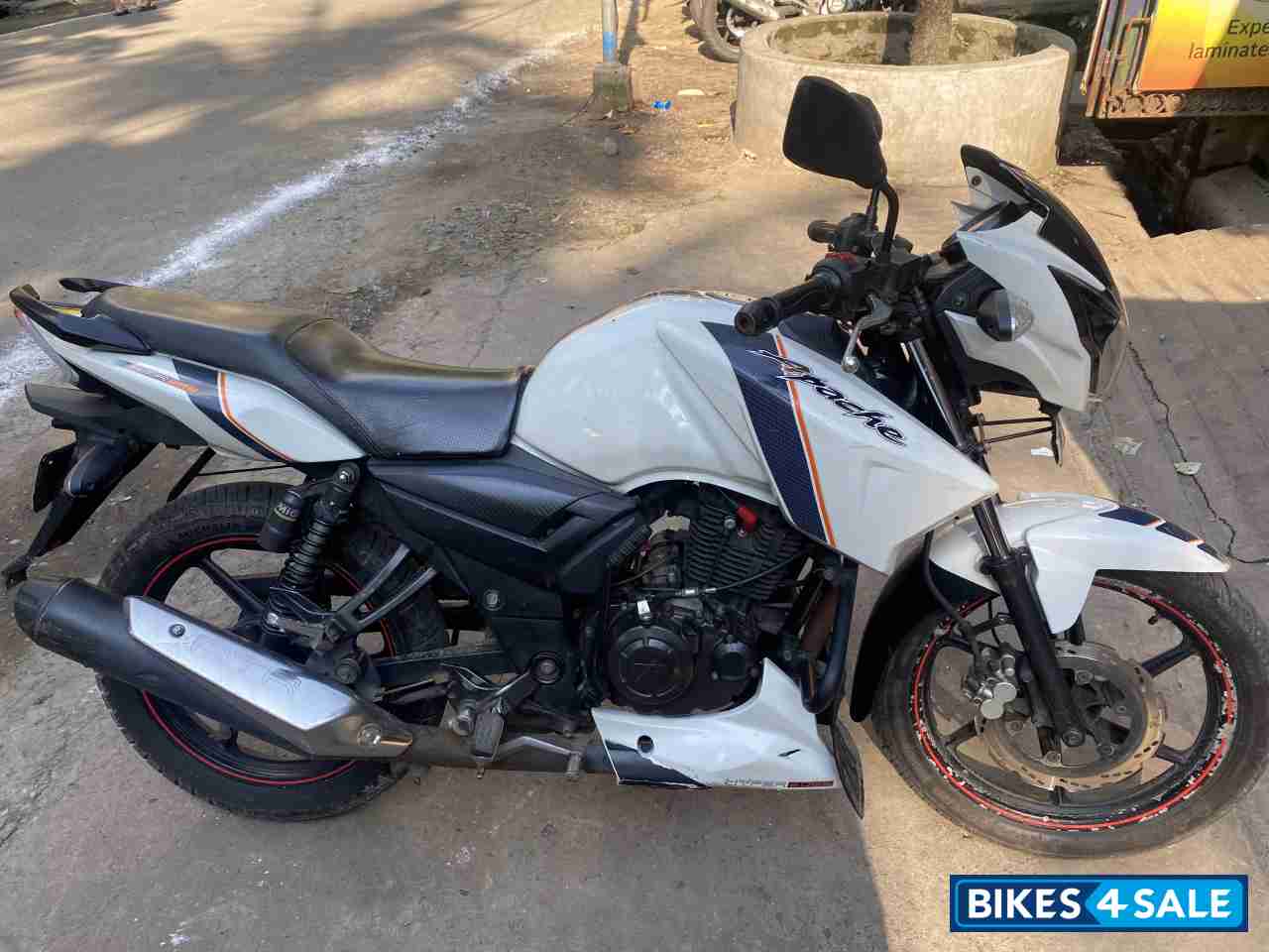 Used 15 Model Tvs Apache Rtr 160 For Sale In Howrah Id Bikes4sale