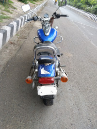 St.blue Bajaj Avenger 220 DTS-i