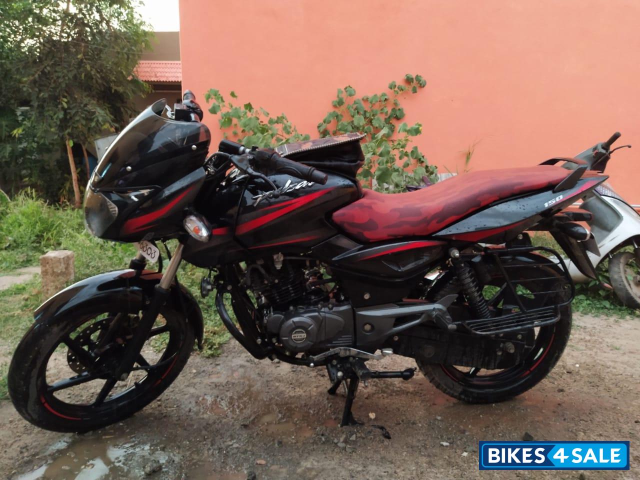 pulsar as 150 bike