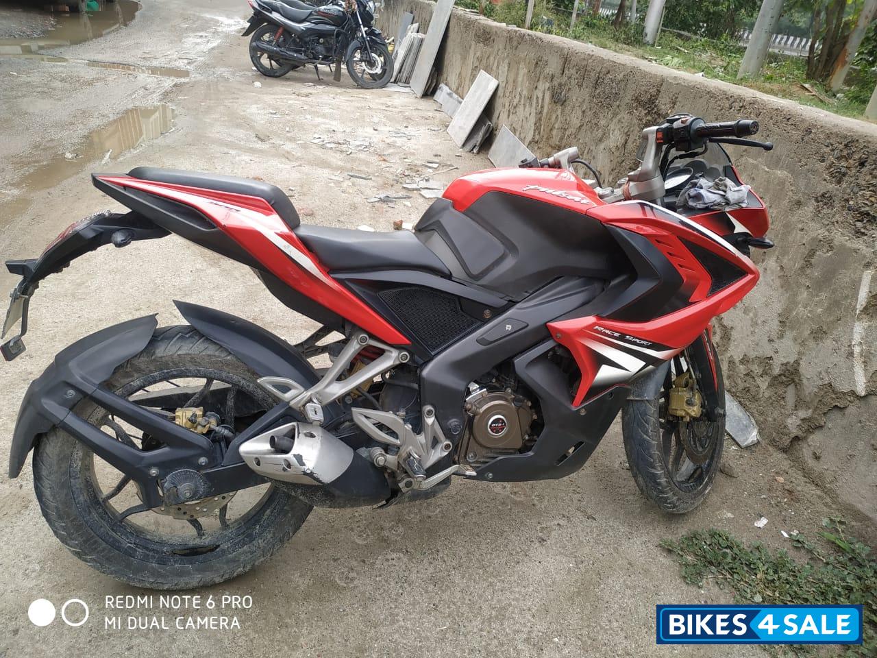 Used 2015 model Bajaj Pulsar RS 200 ABS for sale in Noida. ID