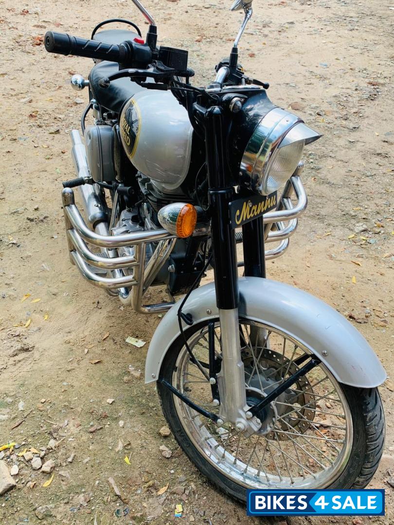 Silver Royal Enfield Classic 350