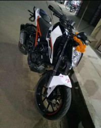 White KTM Duke 250