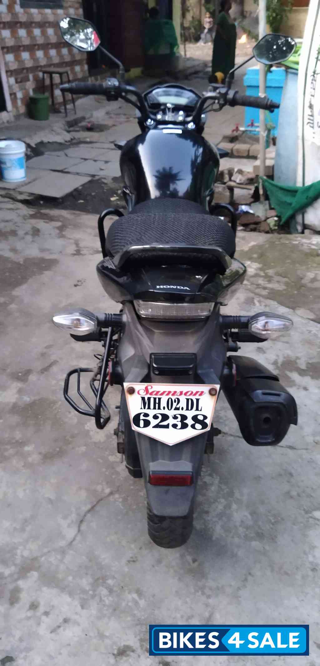 Black Honda CB Trigger Black Honda CB Trigger