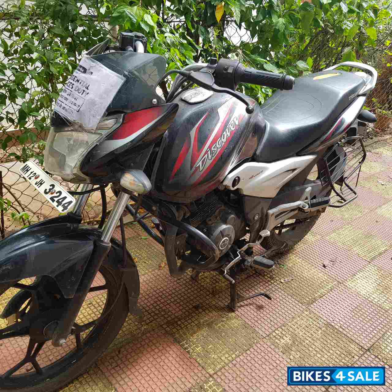 Black - Red Bajaj Discover 125 ST