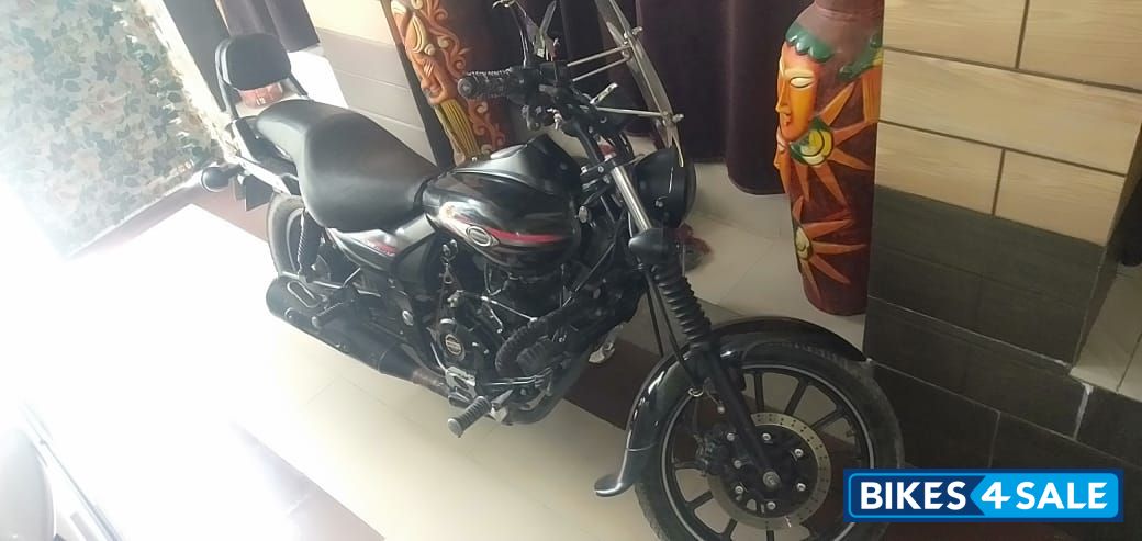 Bajaj Avenger Street 220