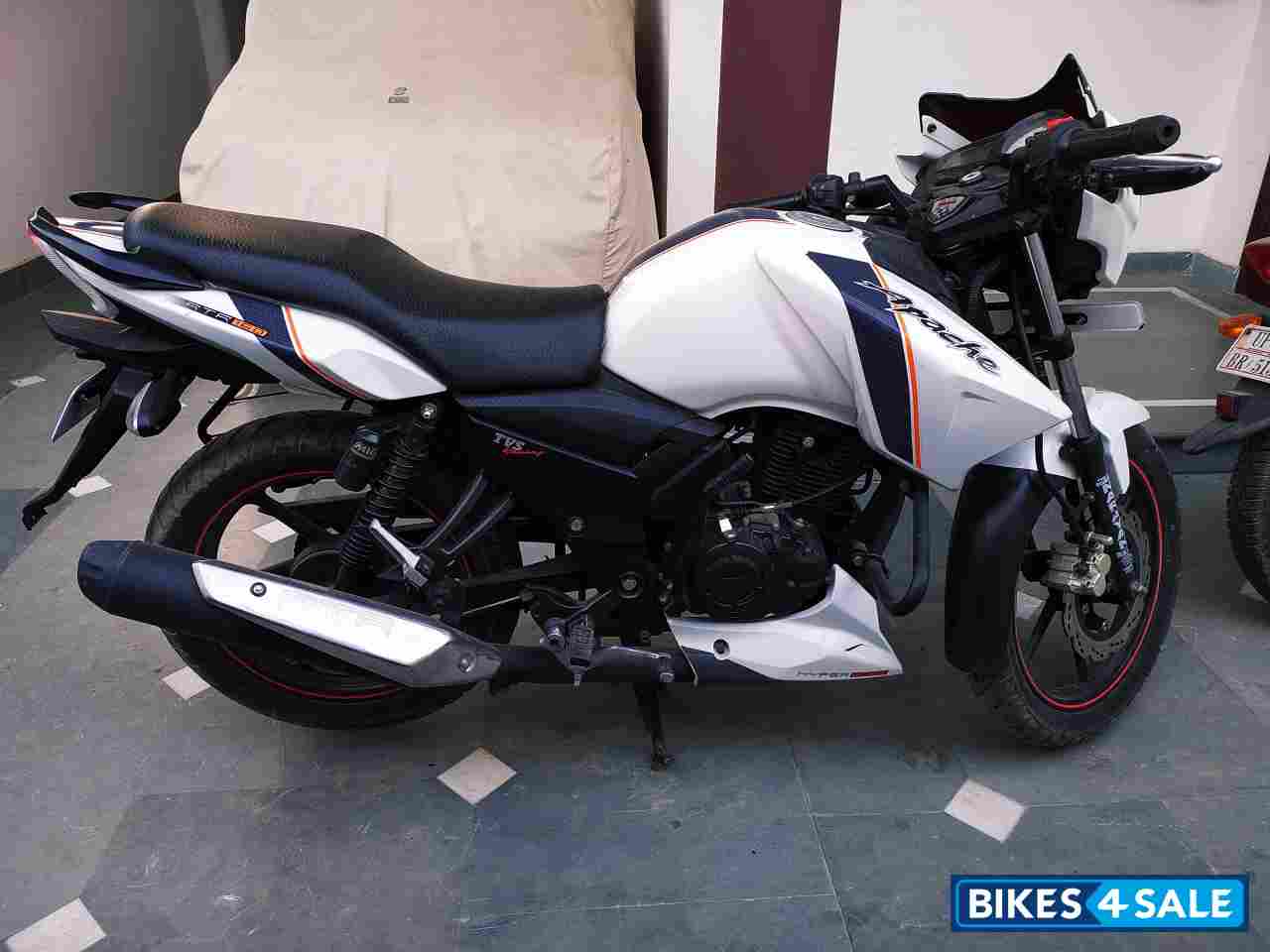 Used 18 Model Tvs Apache Rtr 160 For Sale In Lucknow Id 26 Bikes4sale