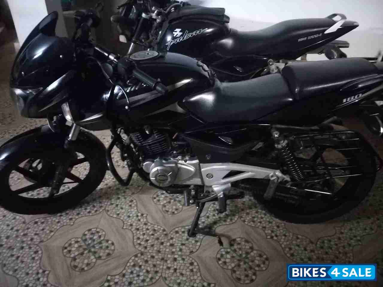 Pulsar 180 price store 2016 model