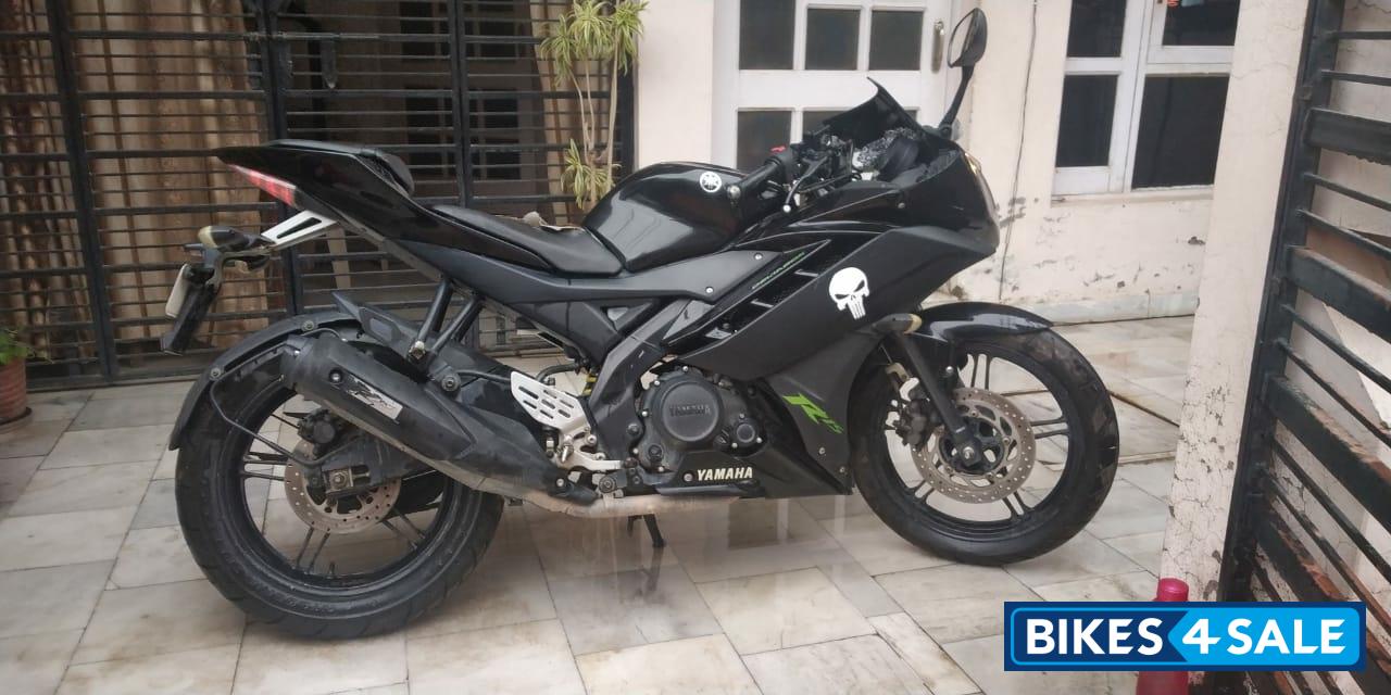 Used 2014 model Yamaha YZF R15 V2 for sale in Chandigarh ...