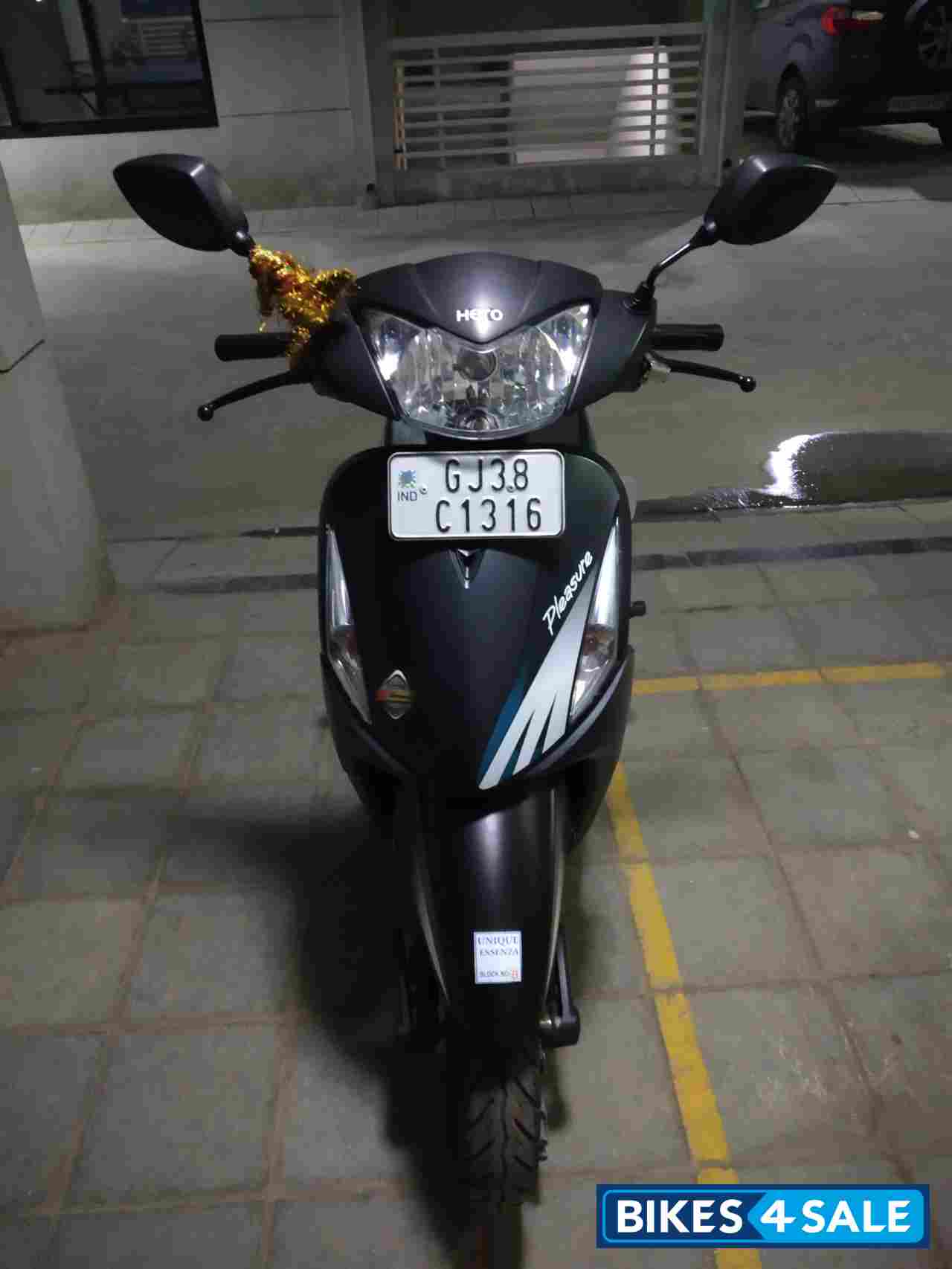 Hero pleasure deals 2018 model price