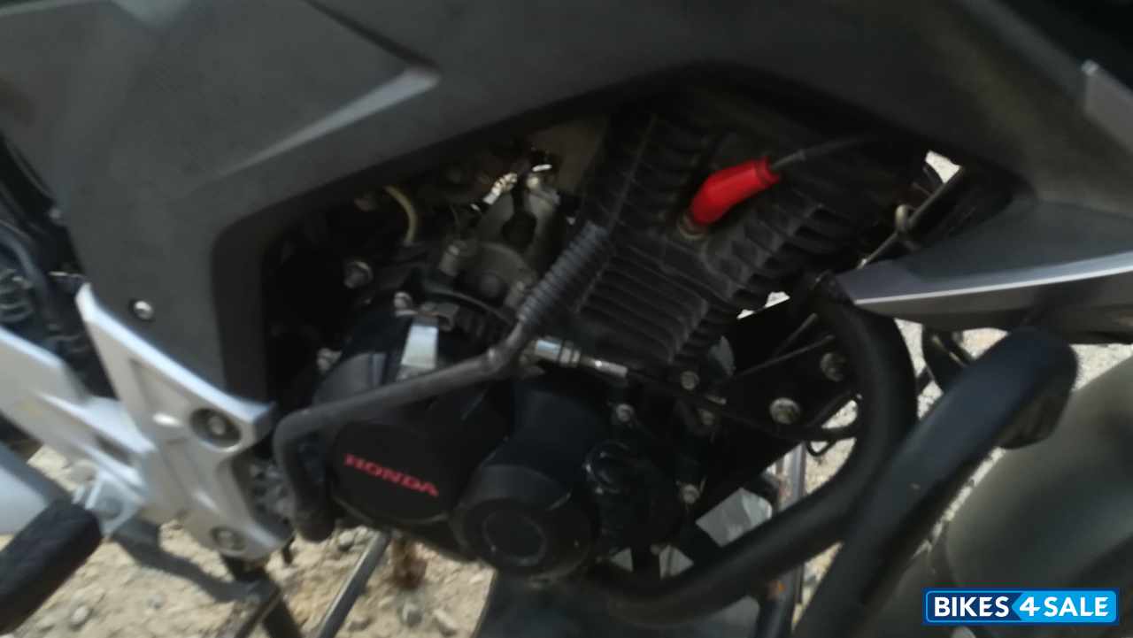 Blue Honda CB Hornet 160R Blue Honda CB Hornet 160R