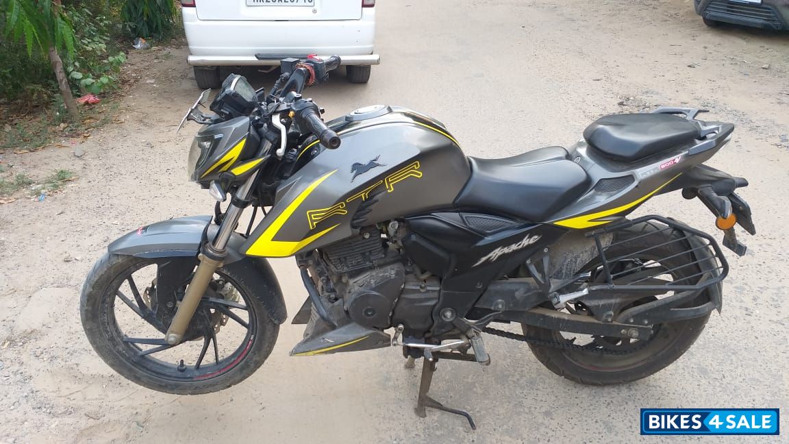 TVS Apache RTR 200 4V Race Edition 2.0