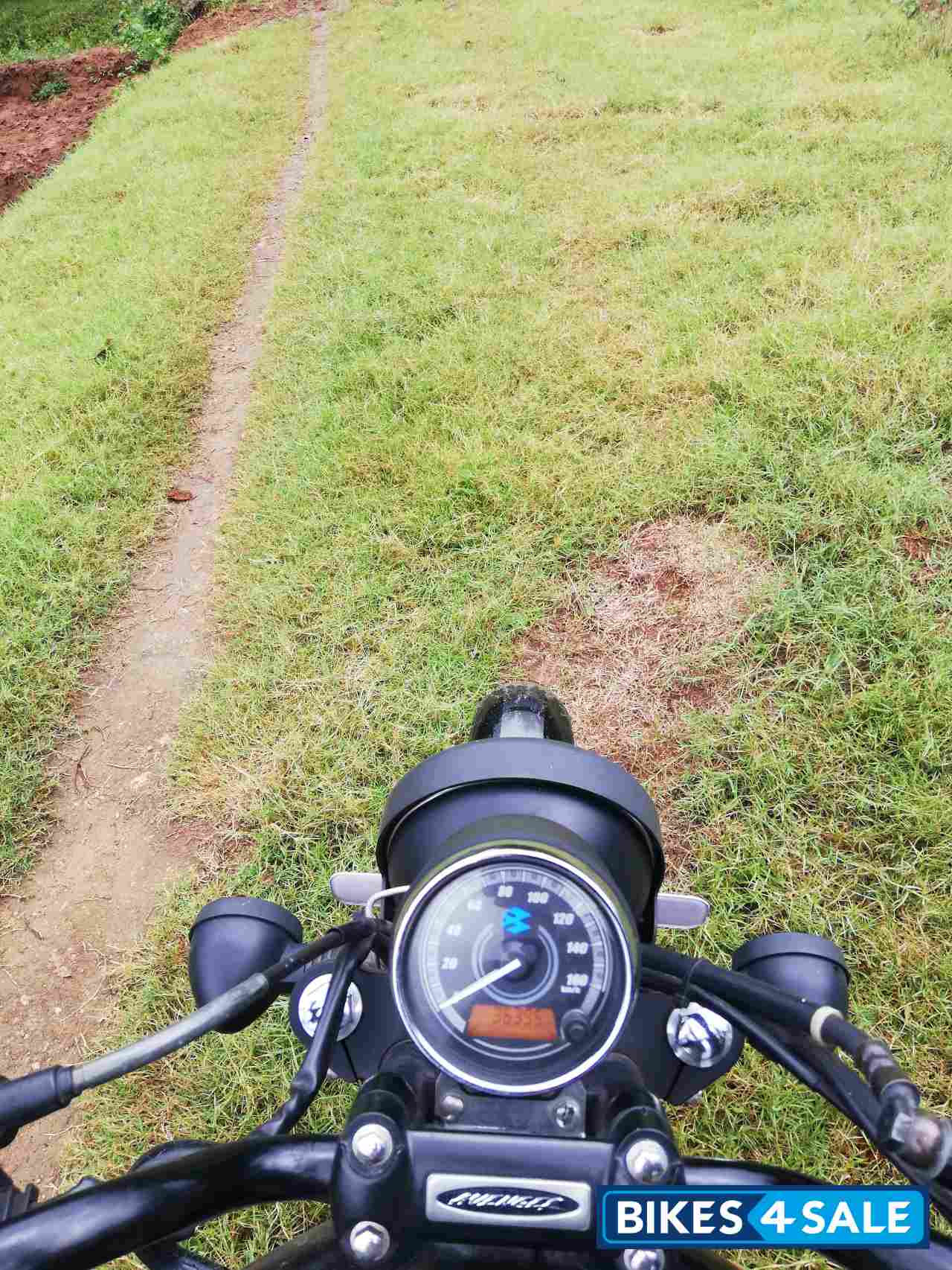 Black Bajaj Avenger Street 220